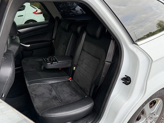 Ford Mondeo 18 of 22