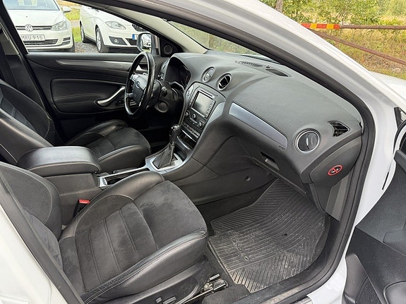 Ford Mondeo 12 of 22