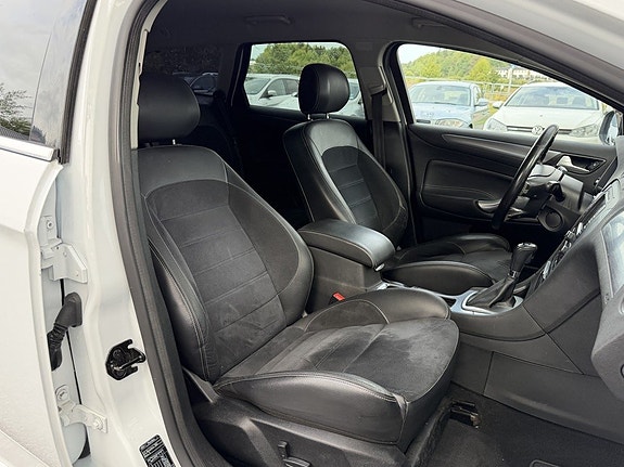 Ford Mondeo 14 of 22