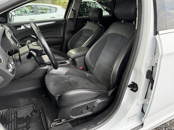 Ford Mondeo 16 of 22