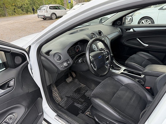 Ford Mondeo 15 of 22