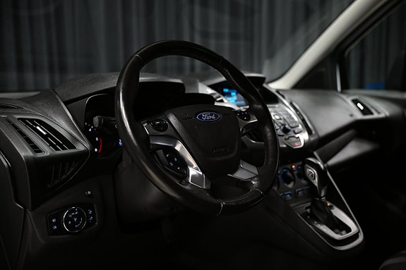 Ford Transit Connect 15 of 28