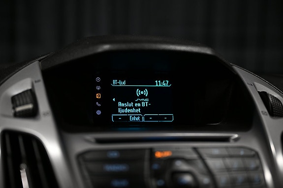 Ford Transit Connect 16 of 28
