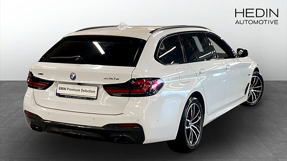 BMW 530e 2 of 9
