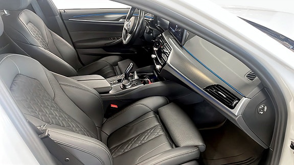 BMW 530e 3 of 9