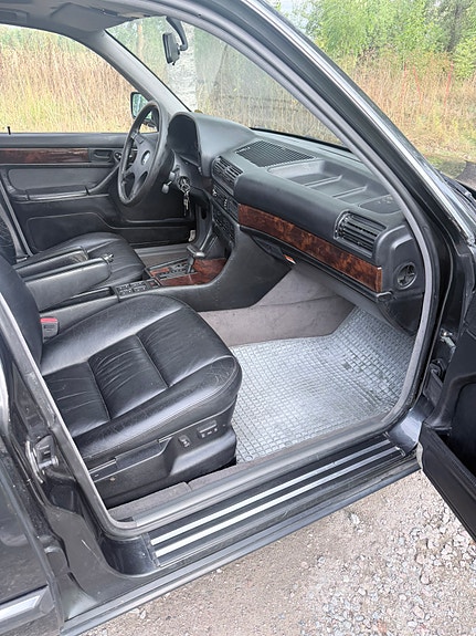 BMW 750iL 23 of 23