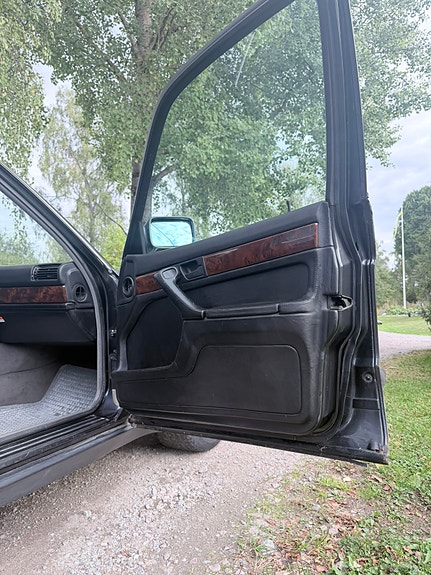BMW 750iL 9 of 23