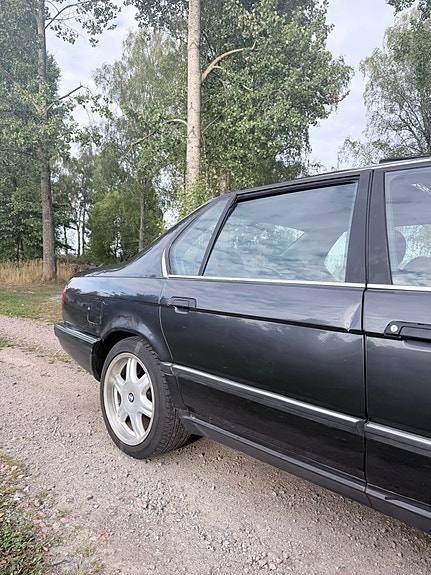 BMW 750iL 20 of 23