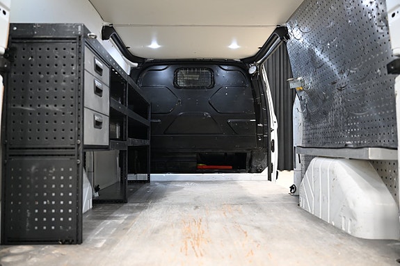 Ford Transit Custom 12 of 29