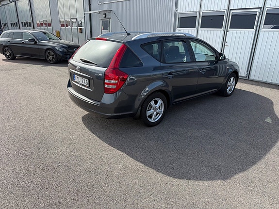 Kia Ceed 3 of 8