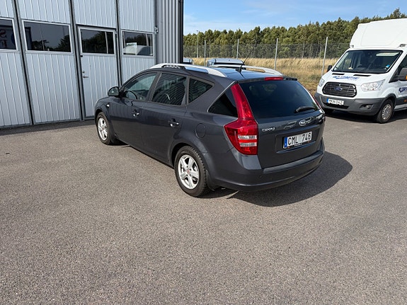 Kia Ceed 4 of 8
