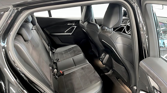 BMW iX2 5 of 9