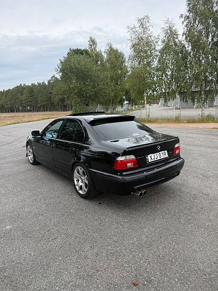 BMW 540i 2 of 7