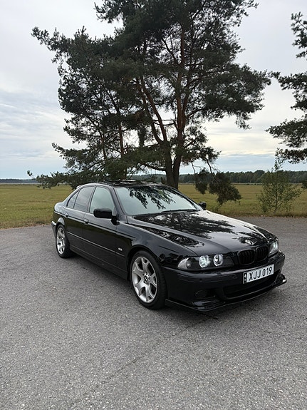BMW 540i 4 of 7