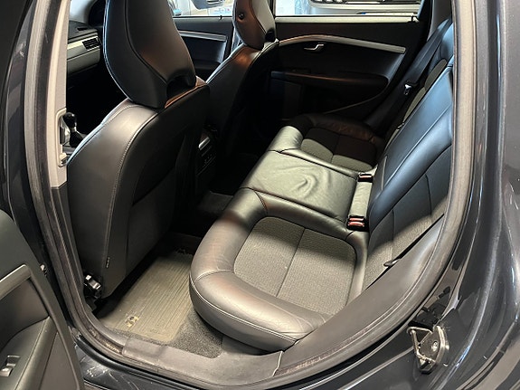 Volvo V70 8 of 9