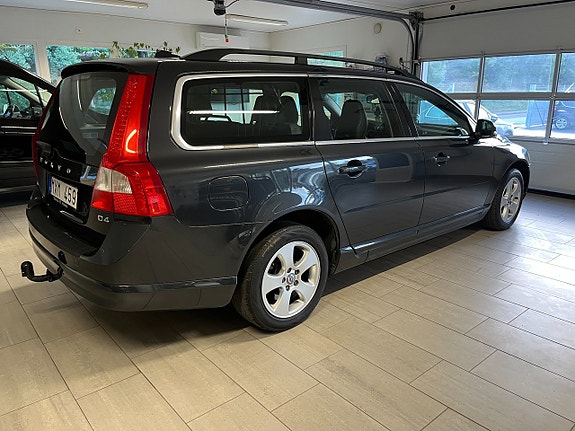 Volvo V70 4 of 9