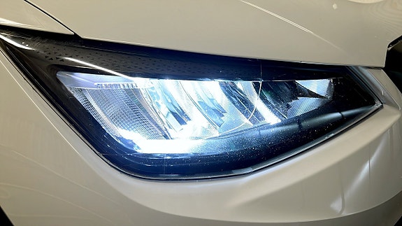 Seat Arona 14 of 18