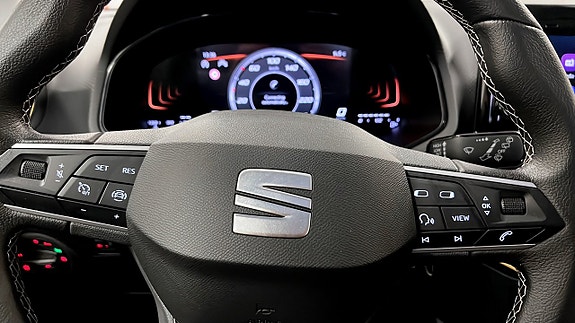 Seat Arona 16 of 18