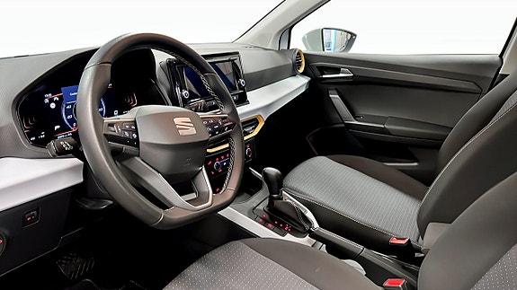 Seat Arona 7 of 18