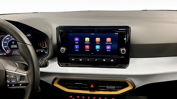 Seat Arona 9 of 18