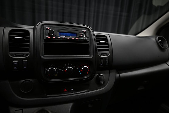 Renault Trafic 25 of 28