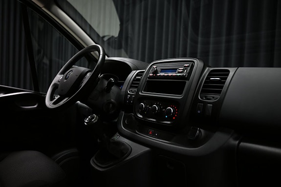 Renault Trafic 28 of 28