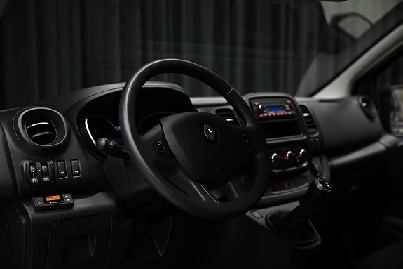 Renault Trafic 16 of 28