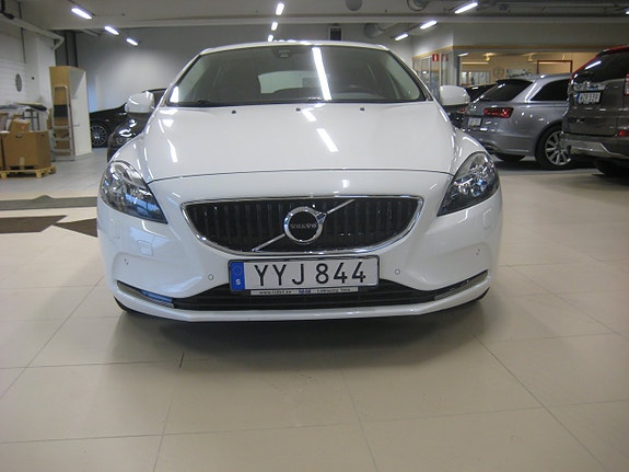 Volvo V40 5 of 14