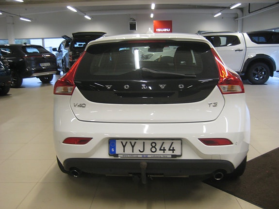 Volvo V40 7 of 14