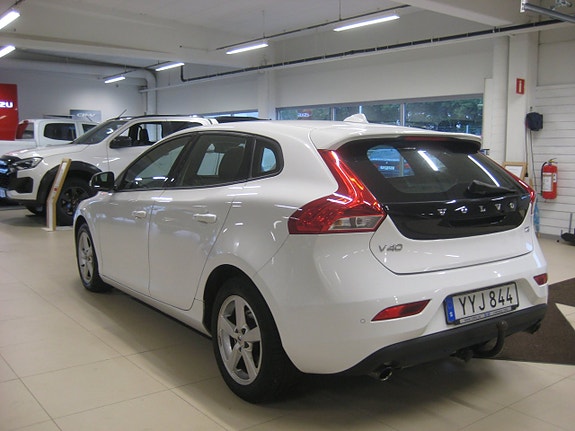 Volvo V40 4 of 14