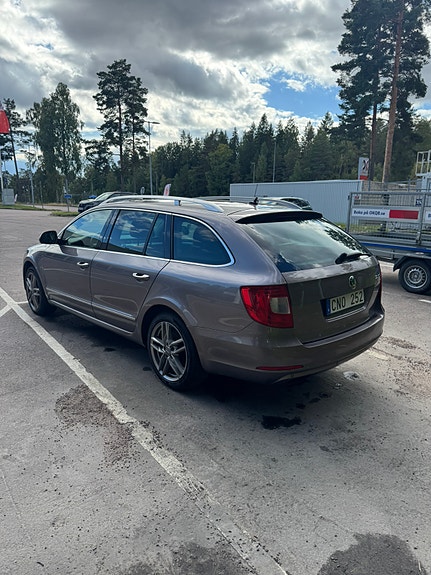 Skoda Superb 3 of 10
