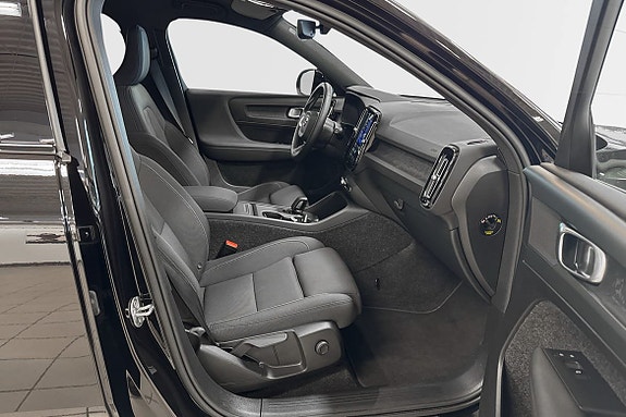 Volvo EX40 5 of 23