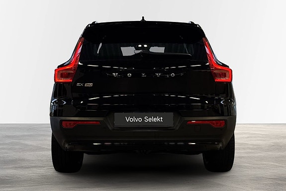 Volvo EX40 8 of 23