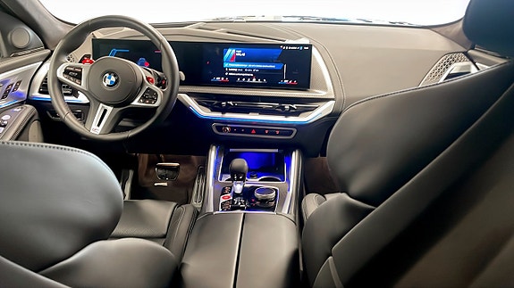 BMW XM 4 of 9