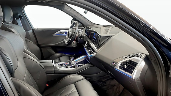 BMW XM 3 of 9