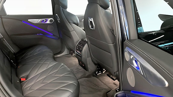 BMW XM 5 of 9