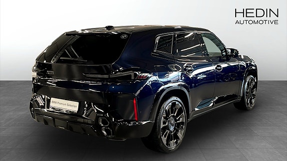 BMW XM 2 of 9