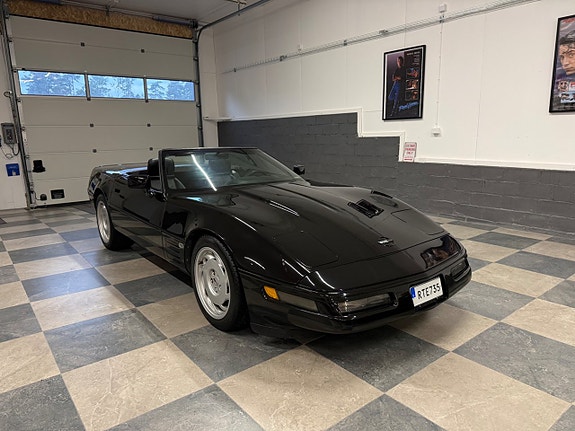 Chevrolet Corvette 3 of 24