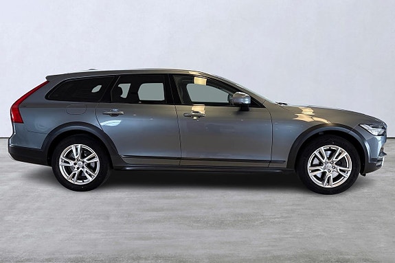 Volvo V90 Cross Country 3 of 21