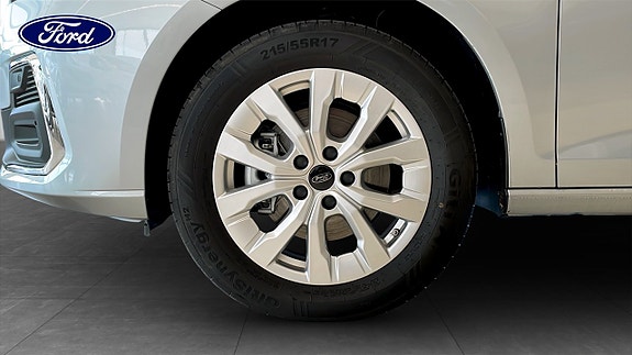 Ford Transit Connect 9 of 12