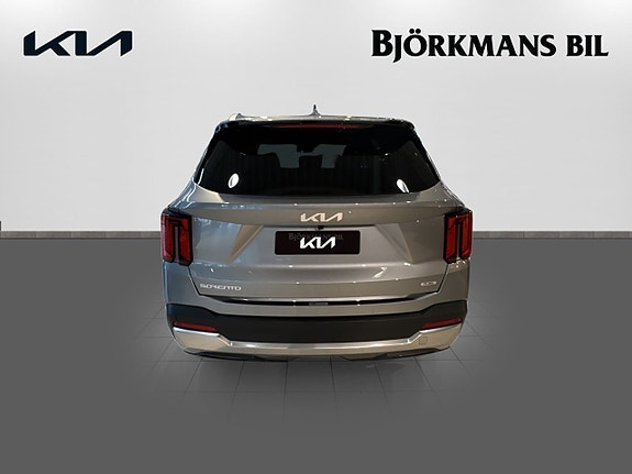 Kia Sorento 5 of 25