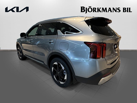 Kia Sorento 6 of 25