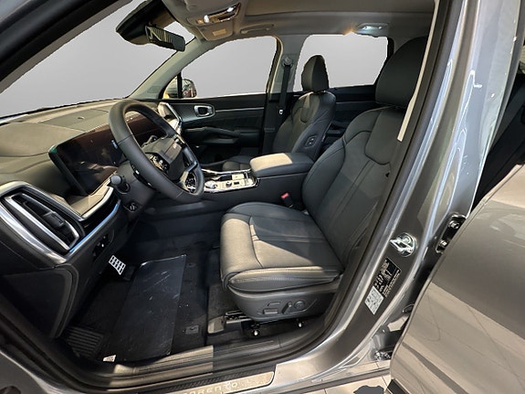 Kia Sorento 8 of 25