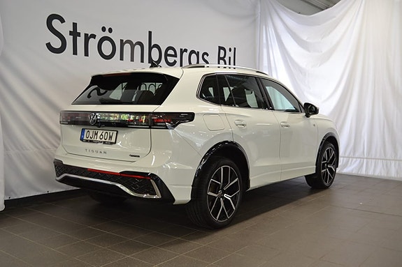 Volkswagen Tiguan 3 of 11