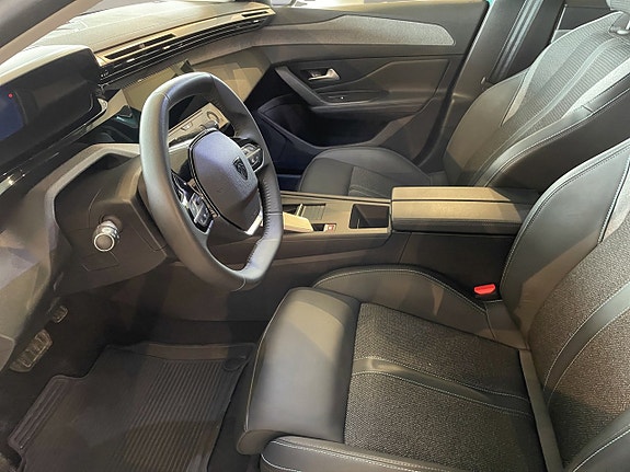 Peugeot 308 SW 8 of 10