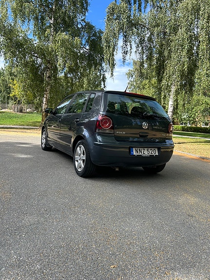 Volkswagen Polo 2 of 4