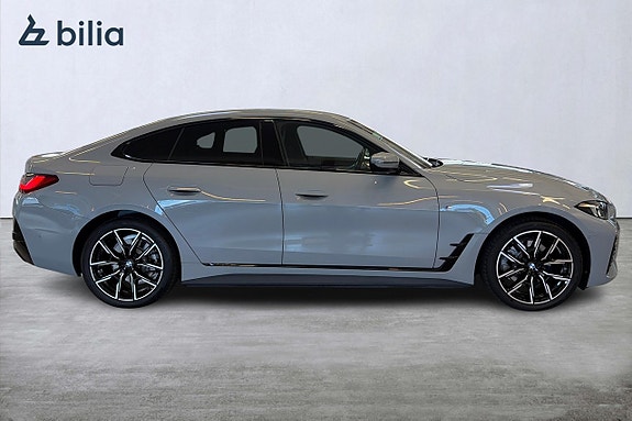 BMW i4 2 of 21