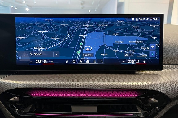 BMW i4 16 of 21