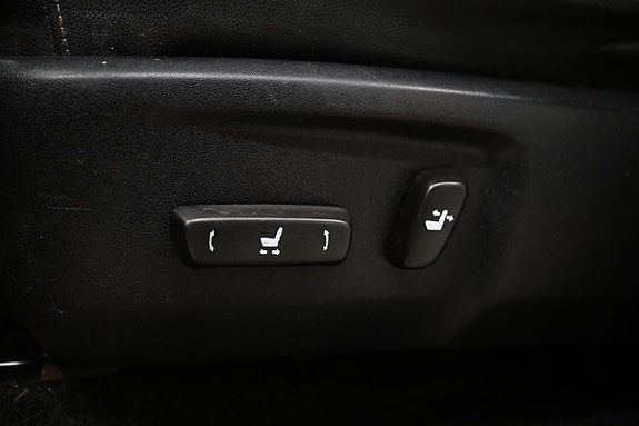 Toyota HiLux 20 of 30