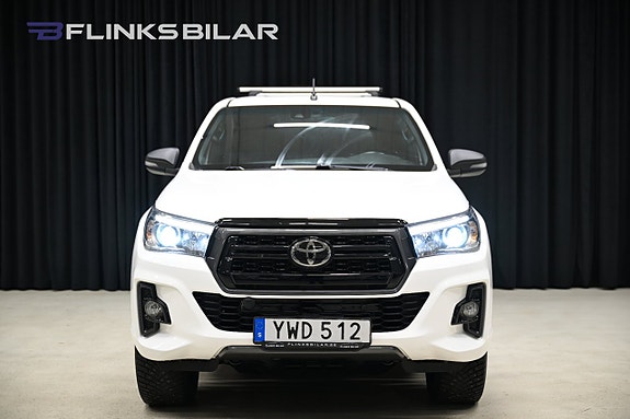 Toyota HiLux 16 of 30